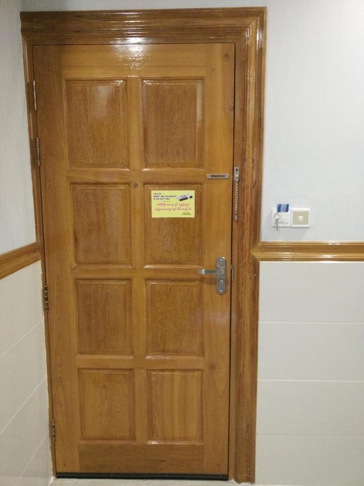 Hotel Nylon Mandalay Buitenkant foto